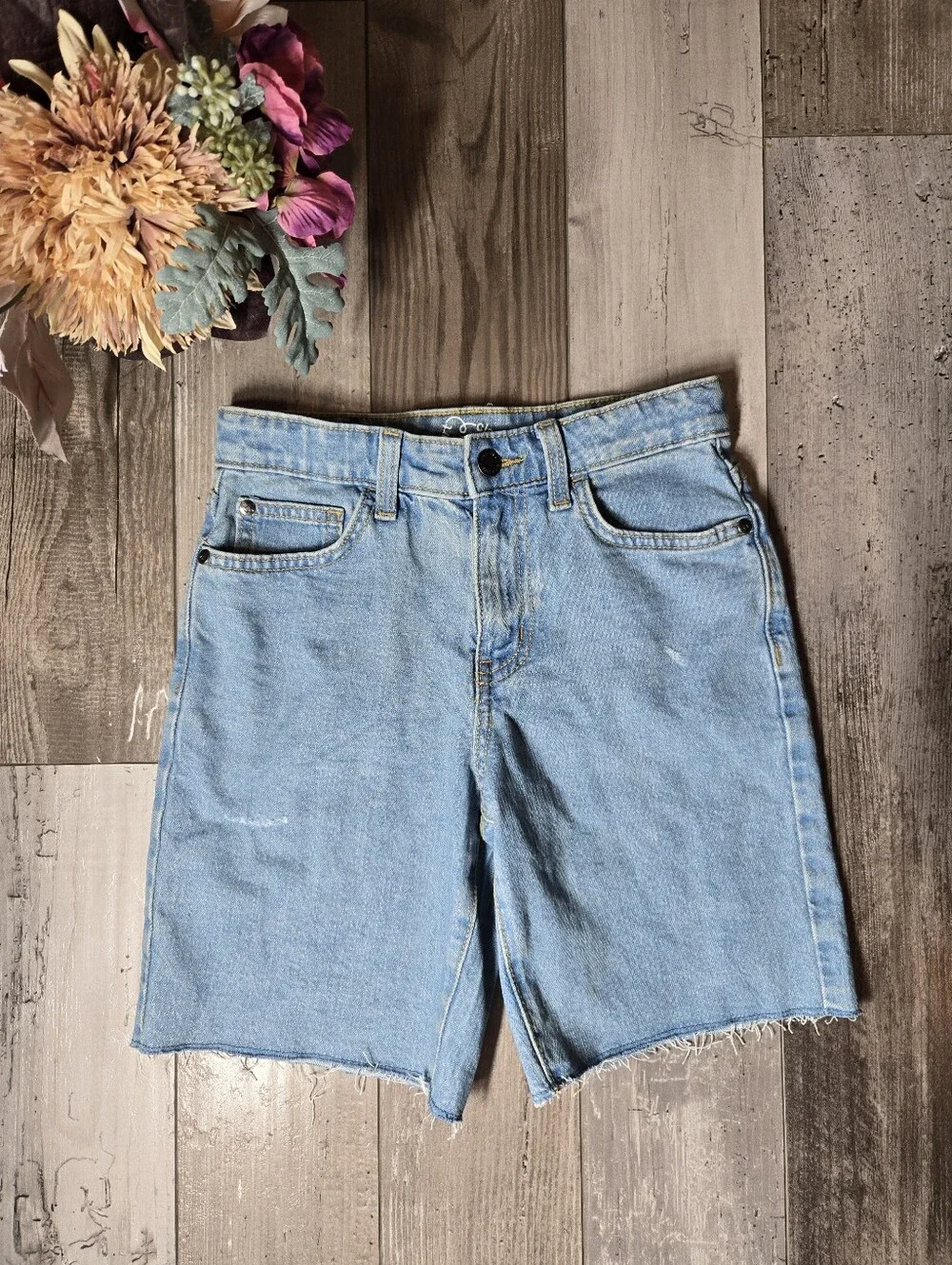 NWOT Art Class Girls Light Wash Loose Jean Shorts Small 6/7
